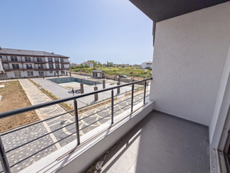 Luxury 2 1 Apartments For Rent Near The Sea In Kumbağ Complex With Pool