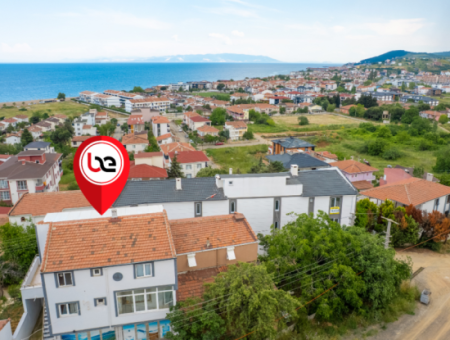 Triplex Detached House For Sale With Sea View And Street Front