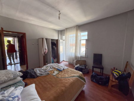 Triplex Detached House For Sale With Sea View And Street Front