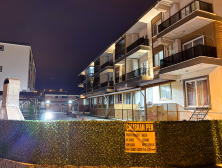 1 1 Apartment For Rent In A Complex On The Front Of Kumbağ Main Street