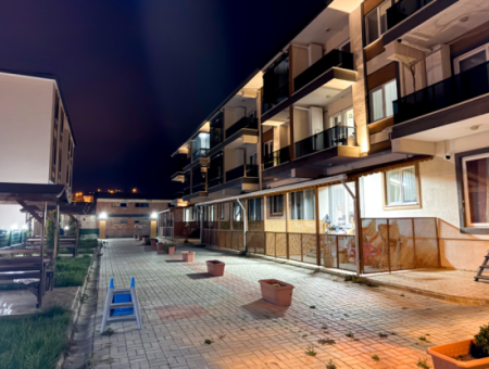 1 1 Apartment For Rent In A Complex On The Front Of Kumbağ Main Street
