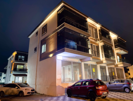 1 1 Apartment For Rent In A Complex On The Front Of Kumbağ Main Street