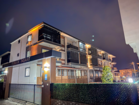 1 1 Apartment For Rent In A Complex On The Front Of Kumbağ Main Street