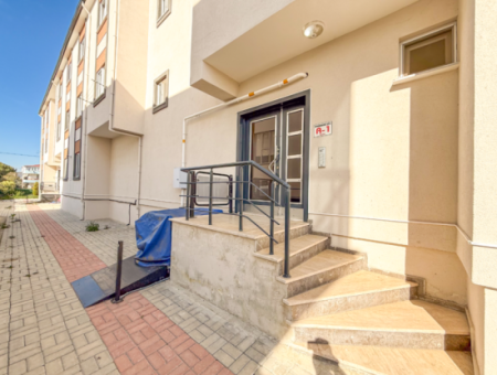 1 1 Apartment For Rent In A Complex On The Front Of Kumbağ Main Street