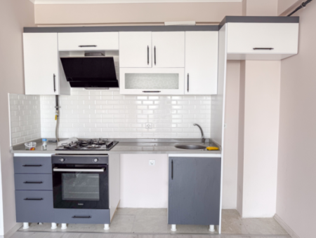 1 1 Apartment For Rent In A Complex On The Front Of Kumbağ Main Street