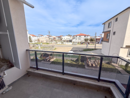 1 1 Apartment For Rent In A Complex On The Front Of Kumbağ Main Street
