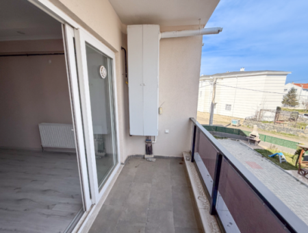 1 1 Apartment For Rent In A Complex On The Front Of Kumbağ Main Street