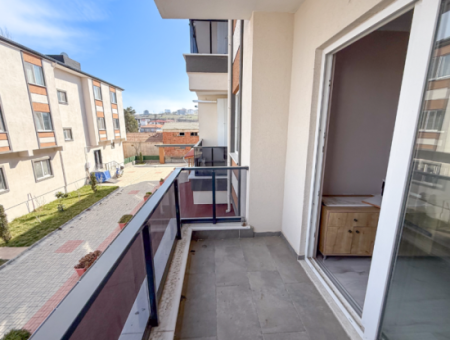 1 1 Apartment For Rent In A Complex On The Front Of Kumbağ Main Street