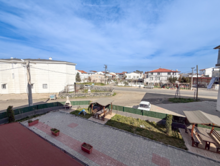 1 1 Apartment For Rent In A Complex On The Front Of Kumbağ Main Street