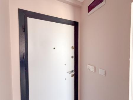 1 1 Apartment For Rent In A Complex On The Front Of Kumbağ Main Street