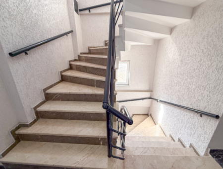 1 1 Apartment For Rent In A Complex On The Front Of Kumbağ Main Street