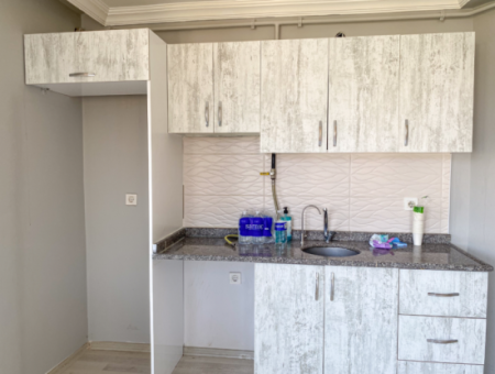 Spacious 1 1 Flat For Rent Close To Kumbağ Market Street