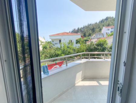 Spacious 1 1 Flat For Rent Close To Kumbağ Market Street