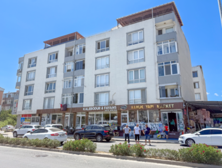 Spacious 3 1 Apartment For Sale On The Street In Altinova