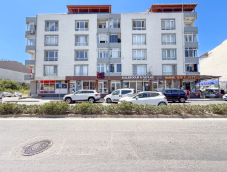 Spacious 3 1 Apartment For Sale On The Street In Altinova