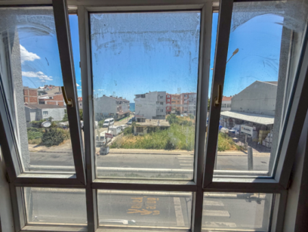 Spacious 3 1 Apartment For Sale On The Street In Altinova