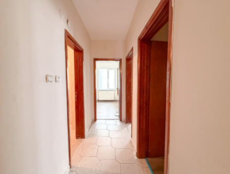 Spacious 3 1 Apartment For Sale On The Street In Altinova