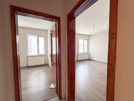 Spacious 3 1 Apartment For Sale On The Street In Altinova