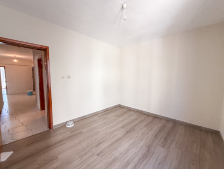 Spacious 3 1 Apartment For Sale On The Street In Altinova
