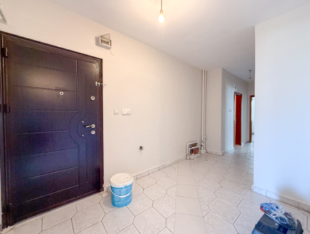 Spacious 3 1 Apartment For Sale On The Street In Altinova