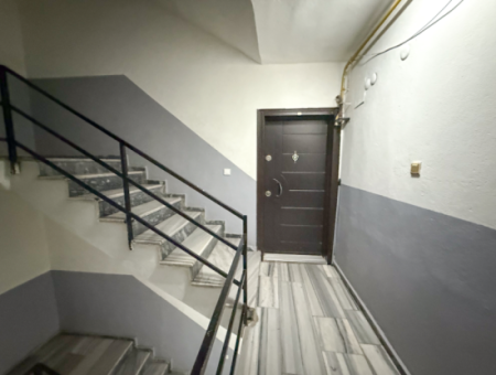Spacious 3 1 Apartment For Sale On The Street In Altinova