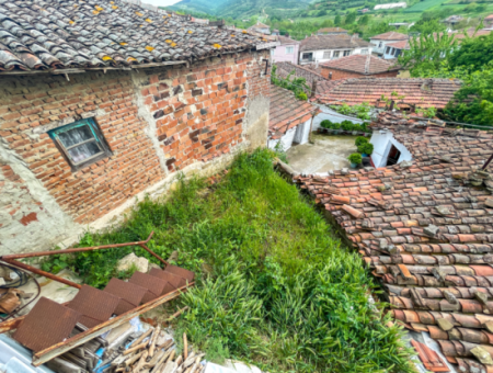 Tekirdağ Naipköy Mah. 4 1 Detached Village House And Outbuildings For Sale
