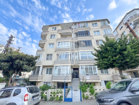 Altinova Mah. 2 1 Apartment For Sale With Sea View In A Complex