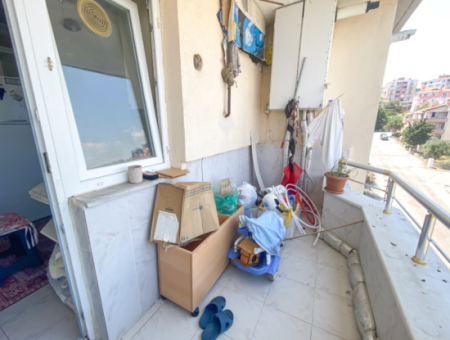 Altinova Mah. 2 1 Apartment For Sale With Sea View In A Complex