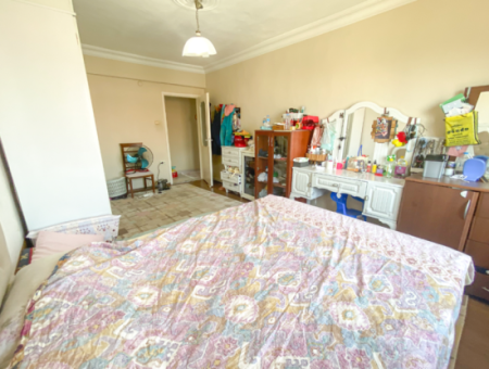 Altinova Mah. 2 1 Apartment For Sale With Sea View In A Complex