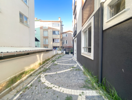 1 1 Apartment For Sale With Furnished Garden In New Building Close To Kumbağ Pazar Street