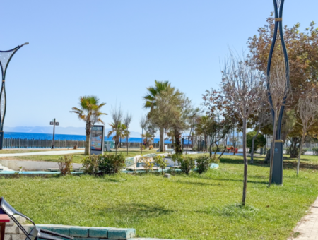 2 1 Apartment For Sale By The Sea In Altinova