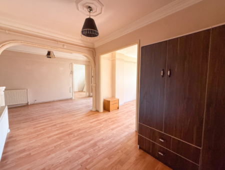 2 1 Apartment For Sale By The Sea In Altinova