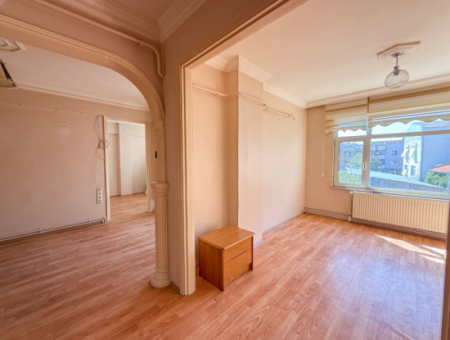 2 1 Apartment For Sale By The Sea In Altinova