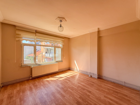 2 1 Apartment For Sale By The Sea In Altinova