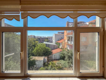2 1 Apartment For Sale By The Sea In Altinova