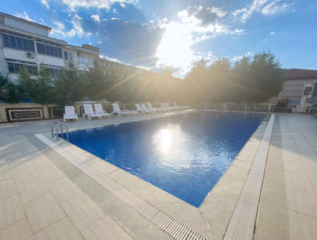 1 1 Flat For Rent With Garden In A Site With Pool In Kumbağ