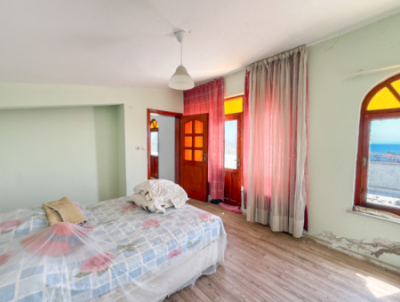 4 1 Triplex Villa For Sale With Large Terrace With Sea View In Kumbağ
