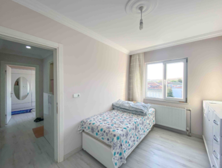 Furnished 2 1 Flat For Rent On The Sea Side Of The Street In Kumbağ