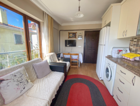 2 1 Furnished Flat For Rent On The Sea Side Of The Street In Kumbağ