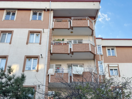 Very Spacious 3 1 Apartment For Rent In A Central Location In Altinova