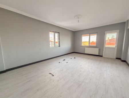 Very Spacious 3 1 Apartment For Rent In A Central Location In Altinova