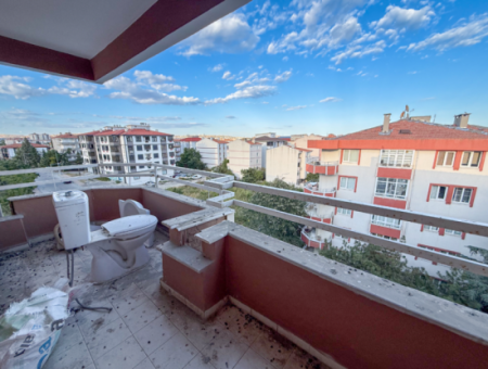 Very Spacious 3 1 Apartment For Rent In A Central Location In Altinova
