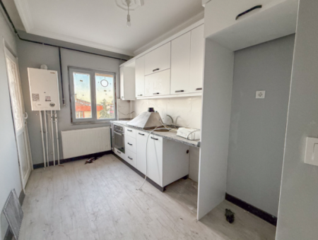 Very Spacious 3 1 Apartment For Rent In A Central Location In Altinova