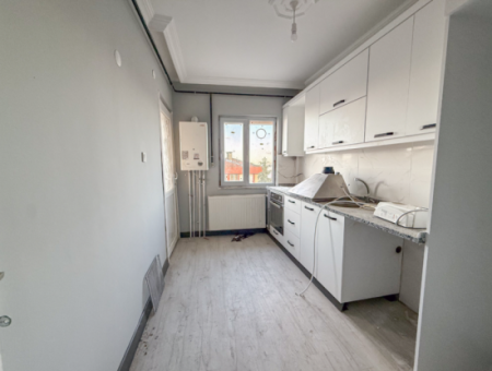 Very Spacious 3 1 Apartment For Rent In A Central Location In Altinova