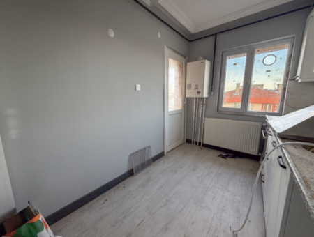 Very Spacious 3 1 Apartment For Rent In A Central Location In Altinova