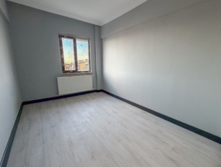 Very Spacious 3 1 Apartment For Rent In A Central Location In Altinova