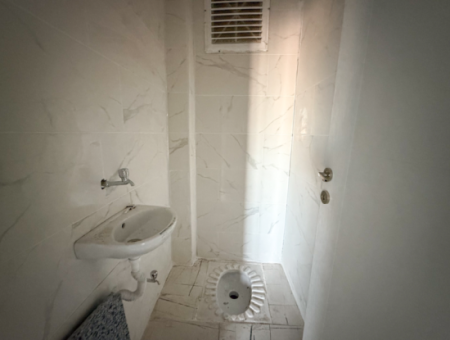 Very Spacious 3 1 Apartment For Rent In A Central Location In Altinova