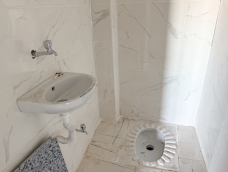 Very Spacious 3 1 Apartment For Rent In A Central Location In Altinova
