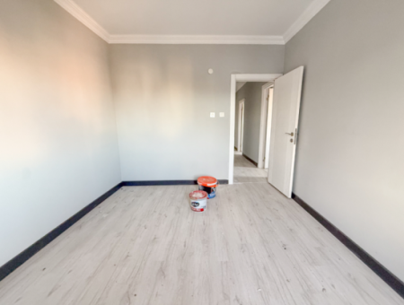 Very Spacious 3 1 Apartment For Rent In A Central Location In Altinova