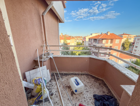 Very Spacious 3 1 Apartment For Rent In A Central Location In Altinova